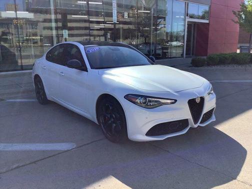 Trofeo White Tri-Coat 2019 Alfa Romeo Giulia Ti Sport