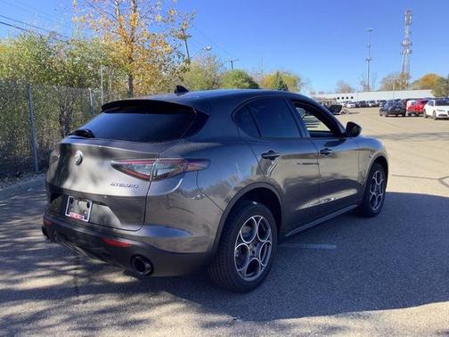 2025 Alfa Romeo Stelvio Sprint AWD