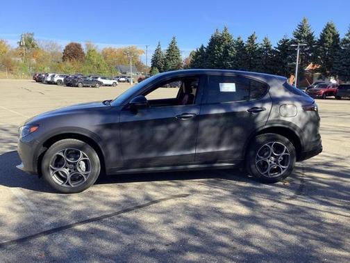 2025 Alfa Romeo Stelvio Sprint AWD
