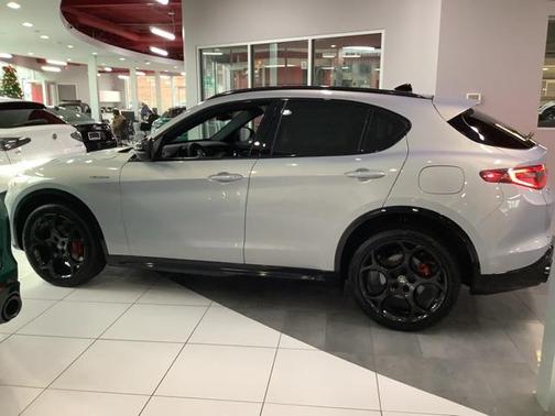 2025 Alfa Romeo Stelvio Sprint AWD