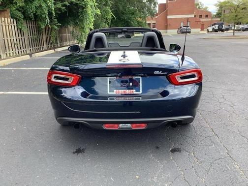 2019 FIAT 124 Spider Base