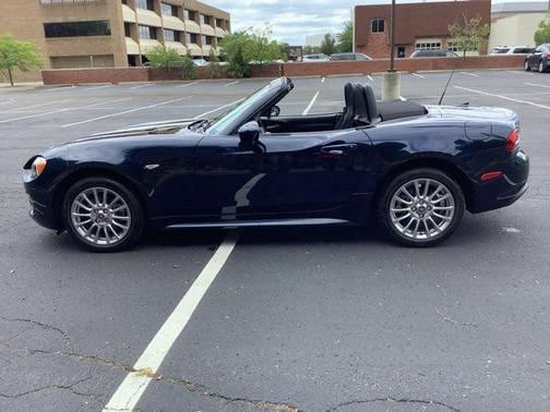2019 FIAT 124 Spider Base