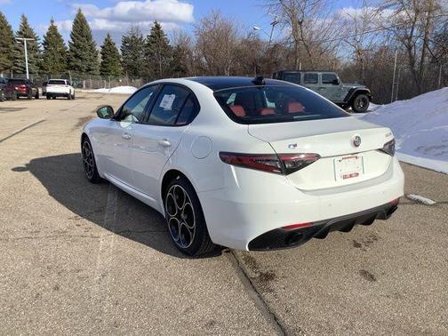 2026 Alfa Romeo Giulia Base