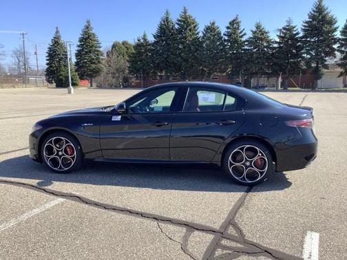 2025 Alfa Romeo Giulia AWD