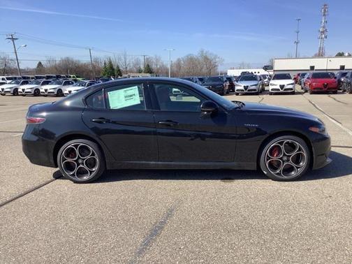 2025 Alfa Romeo Giulia AWD