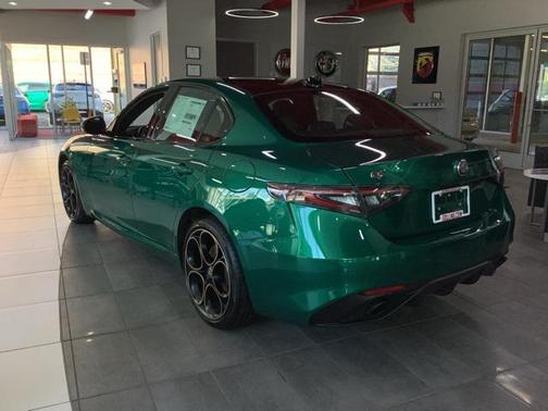 2025 Alfa Romeo Giulia Intensa AWD