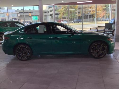 2025 Alfa Romeo Giulia Intensa AWD