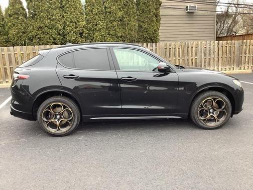 2025 Alfa Romeo Stelvio Sprint AWD