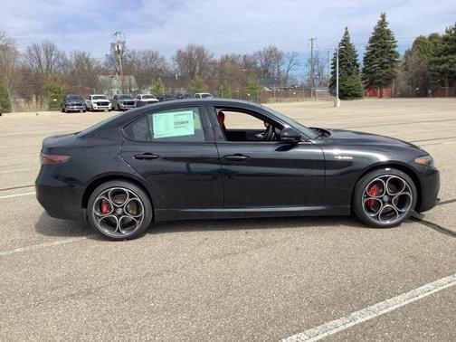 2025 Alfa Romeo Giulia AWD