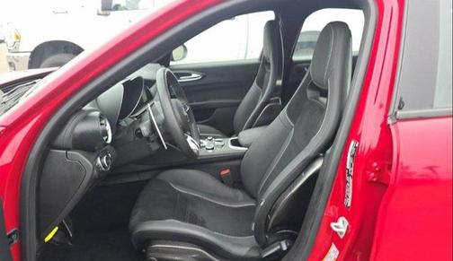 2024 Alfa Romeo Giulia Quadrifoglio
