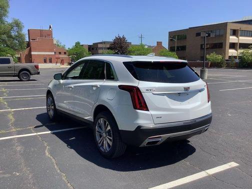 Crystal White Tricoat 2024 Cadillac XT5 Premium Luxury