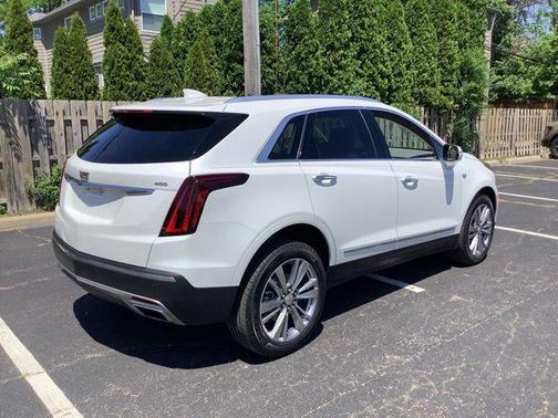 Crystal White Tricoat 2024 Cadillac XT5 Premium Luxury
