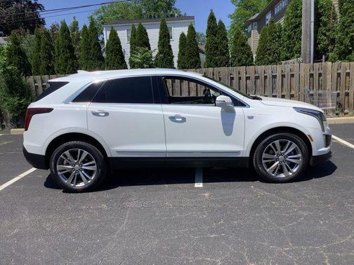 Crystal White Tricoat 2024 Cadillac XT5 Premium Luxury