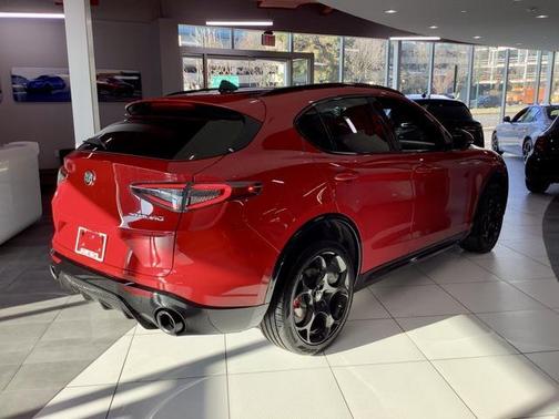 2025 Alfa Romeo Stelvio Sprint AWD