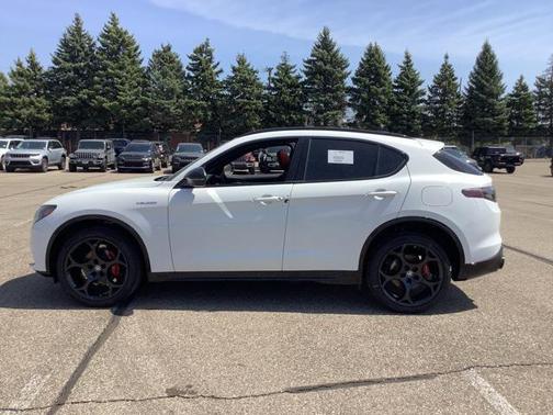 2025 Alfa Romeo Stelvio Sprint AWD