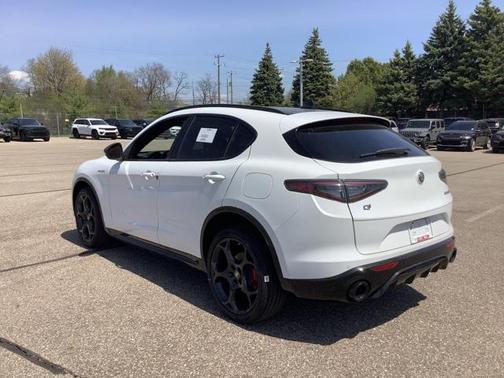 2025 Alfa Romeo Stelvio Sprint AWD