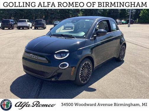 Tuxedo Black 2025 FIAT 500e Icona FWD