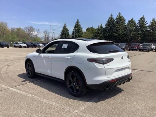 2025 Alfa Romeo Stelvio Sprint AWD