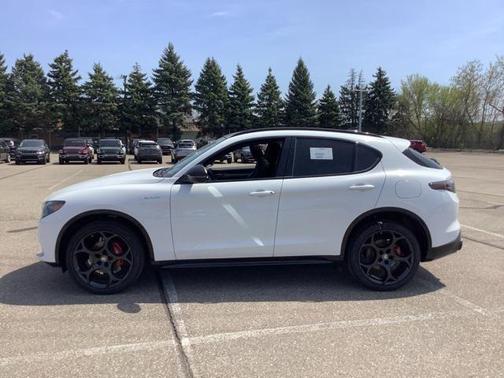 2025 Alfa Romeo Stelvio Sprint AWD