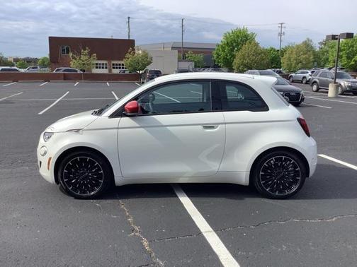 2024 FIAT 500e INSPI(RED) FWD