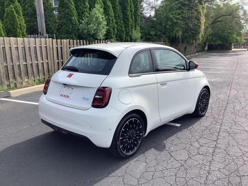 2024 FIAT 500e INSPI(RED) FWD