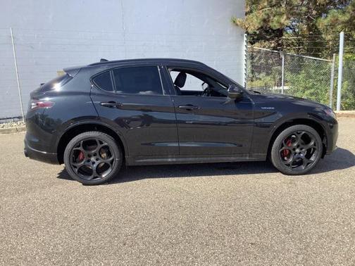 2025 Alfa Romeo Stelvio Sprint AWD