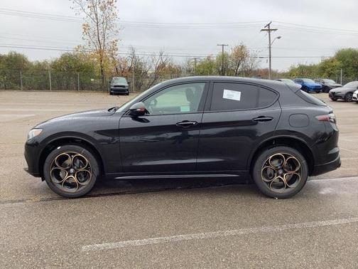 2025 Alfa Romeo Stelvio Sprint AWD