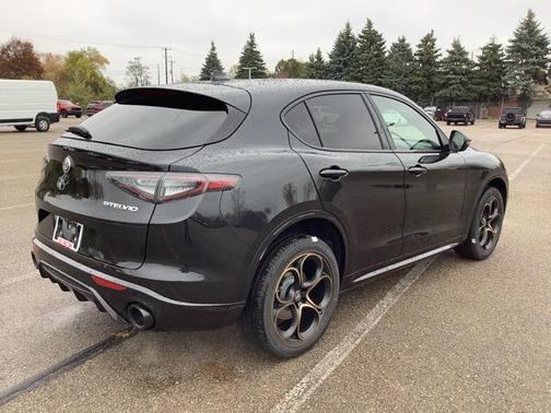 2025 Alfa Romeo Stelvio Sprint AWD