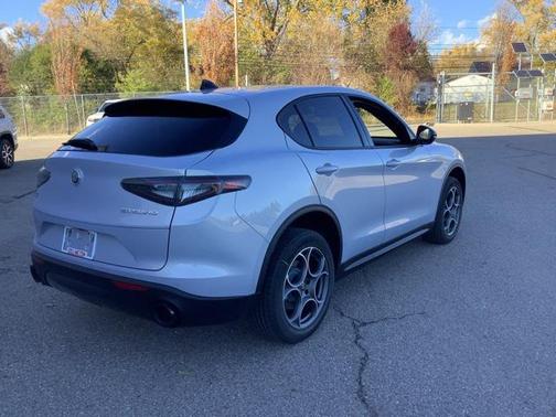 2025 Alfa Romeo Stelvio Sprint AWD