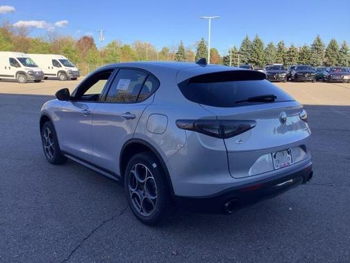 2025 Alfa Romeo Stelvio Sprint AWD