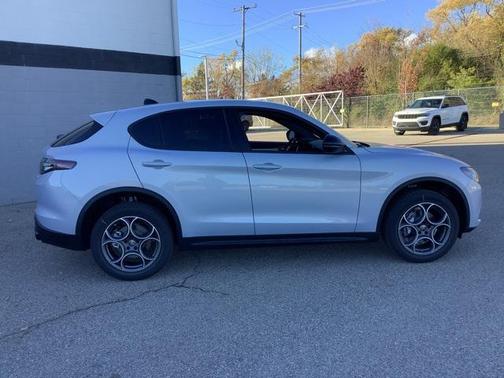 2025 Alfa Romeo Stelvio Sprint AWD
