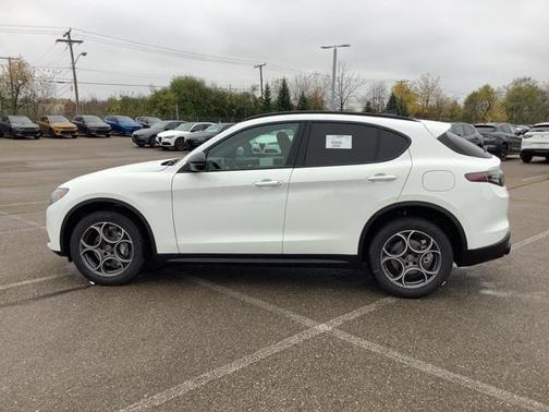 2025 Alfa Romeo Stelvio Sprint AWD