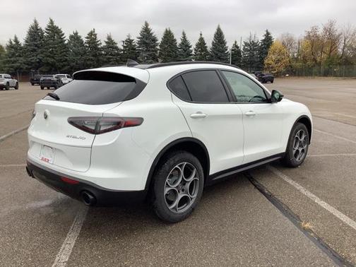2025 Alfa Romeo Stelvio Sprint AWD