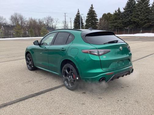 2025 Alfa Romeo Stelvio Ti