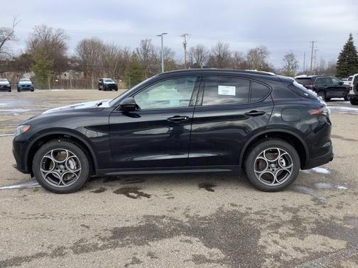 2025 Alfa Romeo Stelvio Sprint AWD
