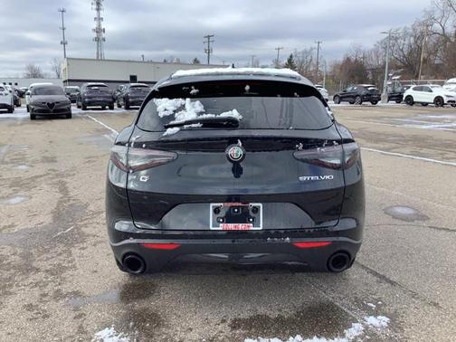 2025 Alfa Romeo Stelvio Sprint AWD