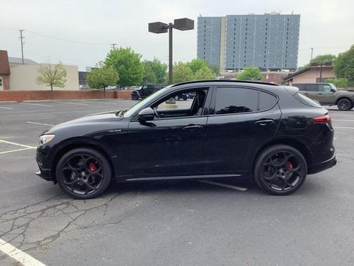 2022 Alfa Romeo Stelvio Ti