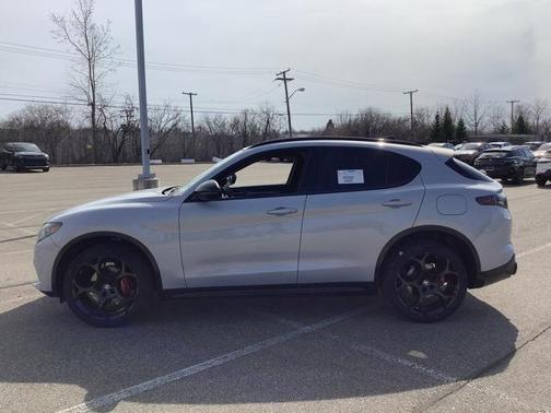 2025 Alfa Romeo Stelvio Sprint AWD