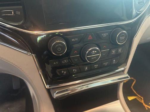 Sangria Metallic Clearcoat 2019 Jeep Grand Cherokee Summit