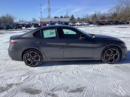 2025 Alfa Romeo Giulia AWD