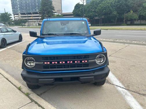 Velocity Blue Metallic 2023 Ford Bronco Base