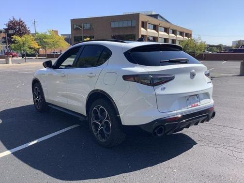 2025 Alfa Romeo Stelvio Sprint AWD