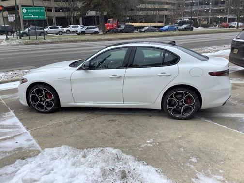 2025 Alfa Romeo Giulia AWD