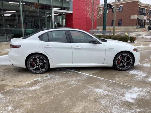 2025 Alfa Romeo Giulia AWD