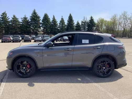 2025 Alfa Romeo Stelvio Sprint AWD