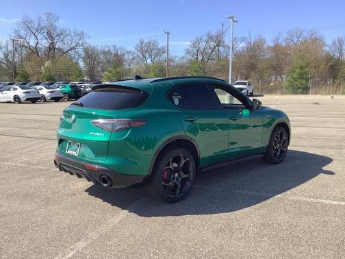 2025 Alfa Romeo Stelvio Sprint AWD