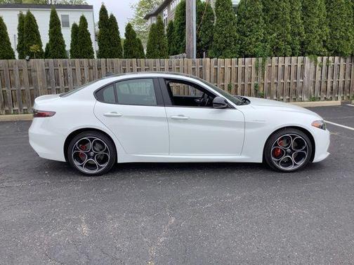 Milano White 2025 Alfa Romeo Giulia AWD