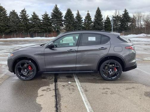 2025 Alfa Romeo Stelvio Sprint AWD