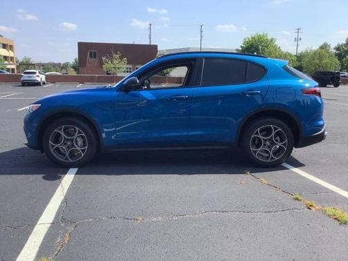 2021 Alfa Romeo Stelvio Base