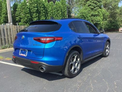 2021 Alfa Romeo Stelvio Base